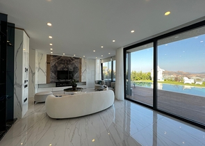 Boutique-Projekt von 8 Villen mit herrlichem Blick auf das Meer und die Berge in Raoine Gündogan