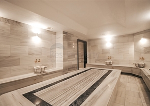 Eine Art Wohnung in der ersten Zeile eines Premium-Komplexes