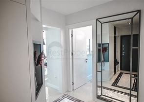 Eine Art Wohnung in der ersten Zeile eines Premium-Komplexes