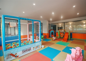 Eine Art Wohnung in der ersten Zeile eines Premium-Komplexes