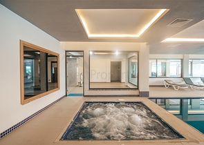 Eine Art Wohnung in der ersten Zeile eines Premium-Komplexes