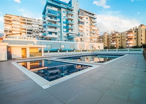 Eine Art Wohnung in der ersten Zeile eines Premium-Komplexes