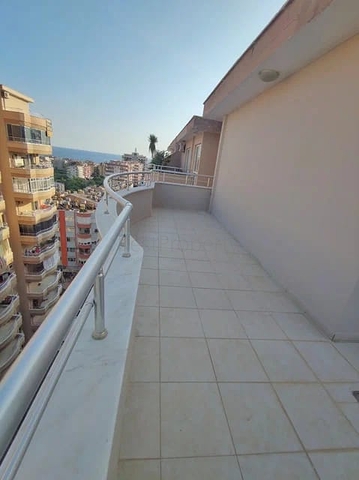 Fünf-Zimmer-Penthouse in Mahmutlar 