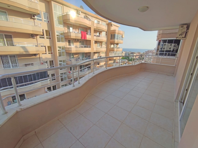 Fünf-Zimmer-Penthouse in Mahmutlar 