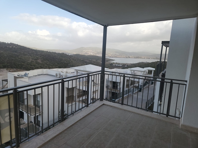 Komfortable 2+1-Apartments in einem Komplex mit See- und Bergblick im Stadtteil Bogazici