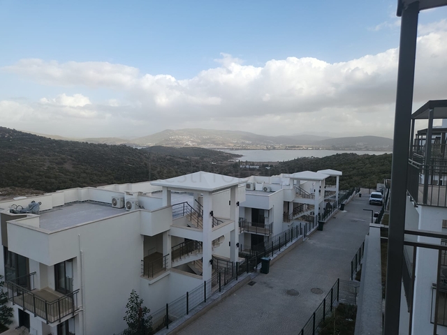 Komfortable 2+1-Apartments in einem Komplex mit See- und Bergblick im Stadtteil Bogazici