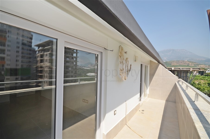 Penthouse in einem neuen Komplex zu einem sehr günstigen Preis