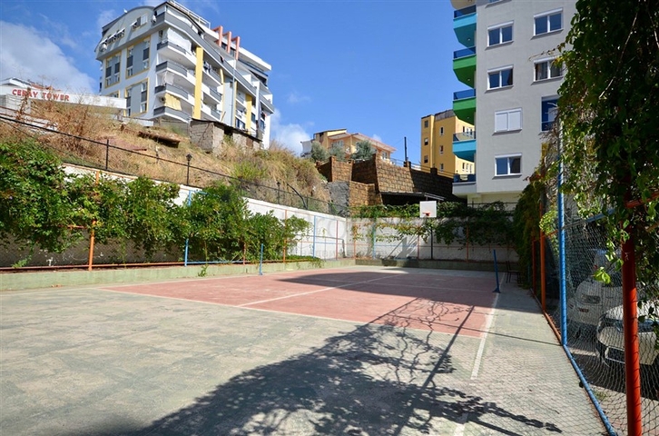 Geräumige 3+1-Wohnung mit Möbeln und Geräten im Stadtteil Mahmutlar 