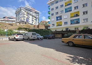 Geräumige 3+1-Wohnung mit Möbeln und Geräten im Stadtteil Mahmutlar 