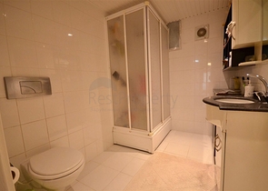 Geräumige 3+1-Wohnung mit Möbeln und Geräten im Stadtteil Mahmutlar 