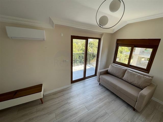 Penthouse mit fünf Schlafzimmern in Avsallar mit Meerblick