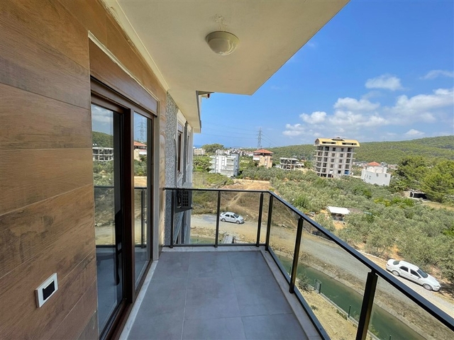 Penthouse mit fünf Schlafzimmern in Avsallar mit Meerblick