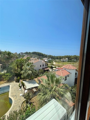 Penthouse mit fünf Schlafzimmern in Avsallar mit Meerblick