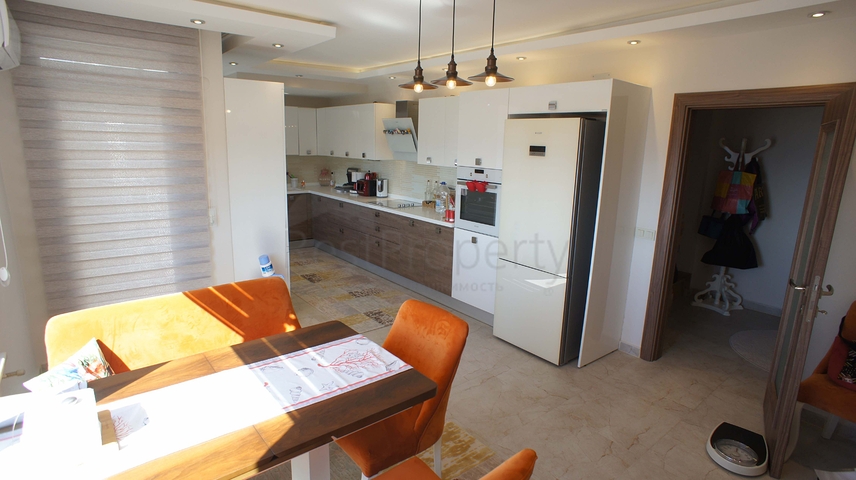 Vierzimmerwohnung mit Meerblick im Stadtteil Kestel