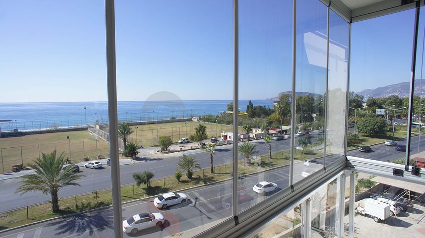 Vierzimmerwohnung mit Meerblick im Stadtteil Kestel