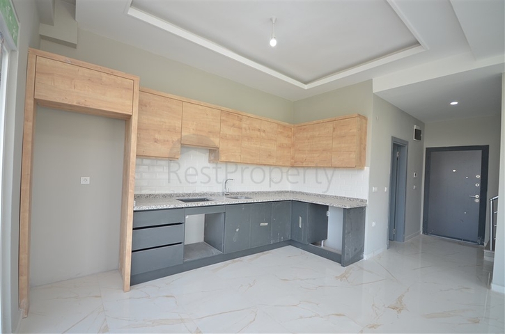 Geräumiges 3+1 Penthouse mit Meer- und Bergblick