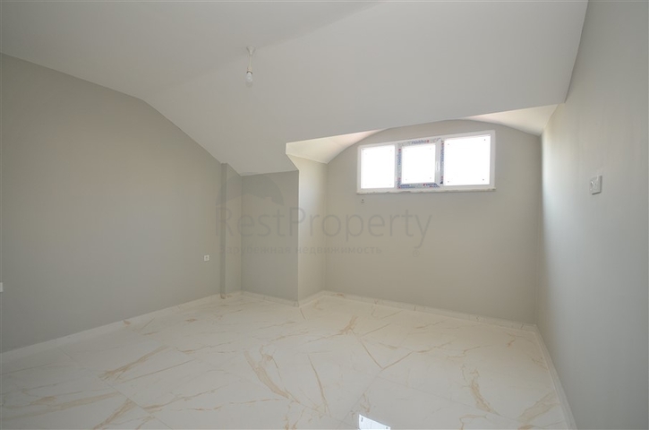 Geräumiges 3+1 Penthouse mit Meer- und Bergblick