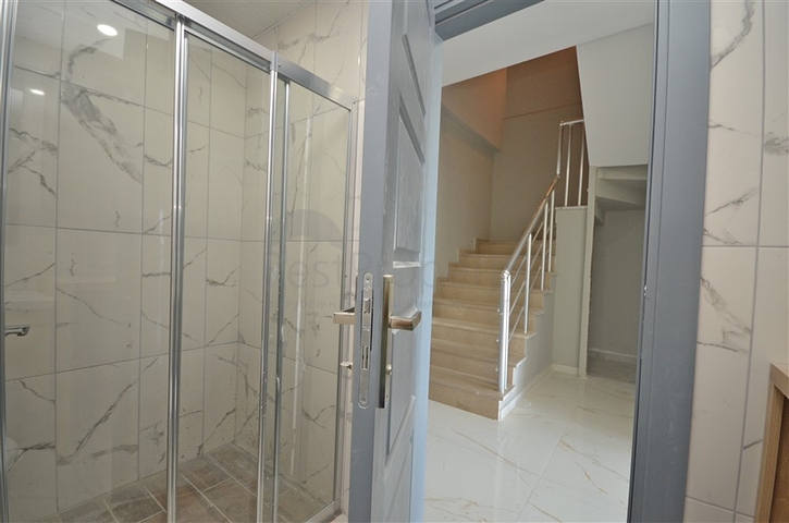 Geräumiges 3+1 Penthouse mit Meer- und Bergblick