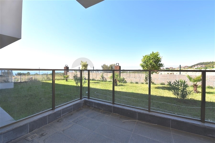 2+1 Wohnung mit Möbeln und Geräten in einem neuen Komplex im Stadtteil Injecum 