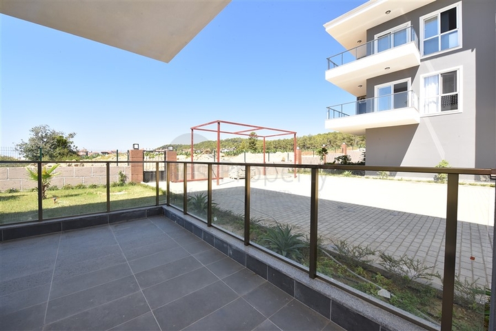 2+1 Wohnung mit Möbeln und Geräten in einem neuen Komplex im Stadtteil Injecum 