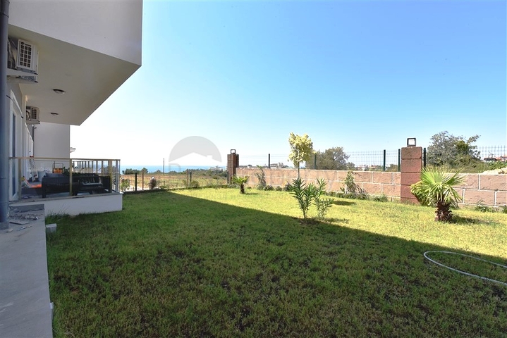 2+1 Wohnung mit Möbeln und Geräten in einem neuen Komplex im Stadtteil Injecum 