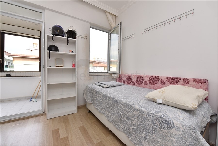 Dreizimmerwohnung mit separater Küche in der Nähe von Kleopatra Beach