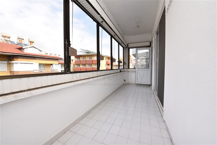 Dreizimmerwohnung mit separater Küche in der Nähe von Kleopatra Beach