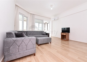 Dreizimmerwohnung mit separater Küche in der Nähe von Kleopatra Beach