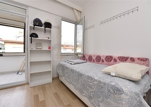 Dreizimmerwohnung mit separater Küche in der Nähe von Kleopatra Beach