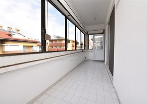 Dreizimmerwohnung mit separater Küche in der Nähe von Kleopatra Beach