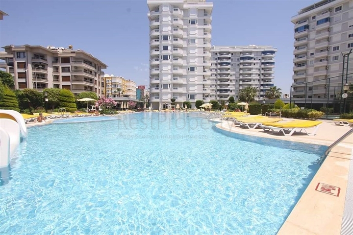 2+1 Wohnung an der ersten Küste in Tosmur