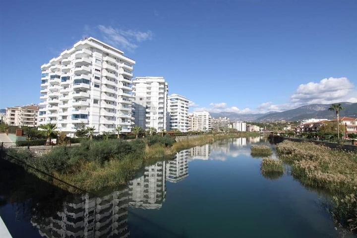 2+1 Wohnung an der ersten Küste in Tosmur