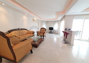 2+1 Wohnung an der ersten Küste in Tosmur