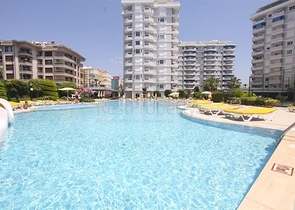 2+1 Wohnung an der ersten Küste in Tosmur