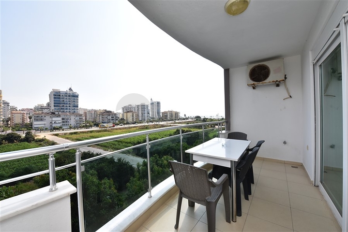 Geräumige Wohnung in unmittelbarer Nähe zum Meer in einer gemütlichen Gegend von Kestel