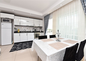 Geräumige Wohnung in unmittelbarer Nähe zum Meer in einer gemütlichen Gegend von Kestel