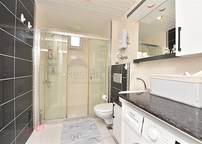 Geräumige Wohnung in unmittelbarer Nähe zum Meer in einer gemütlichen Gegend von Kestel