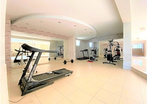 Geräumige Wohnung in unmittelbarer Nähe zum Meer in einer gemütlichen Gegend von Kestel