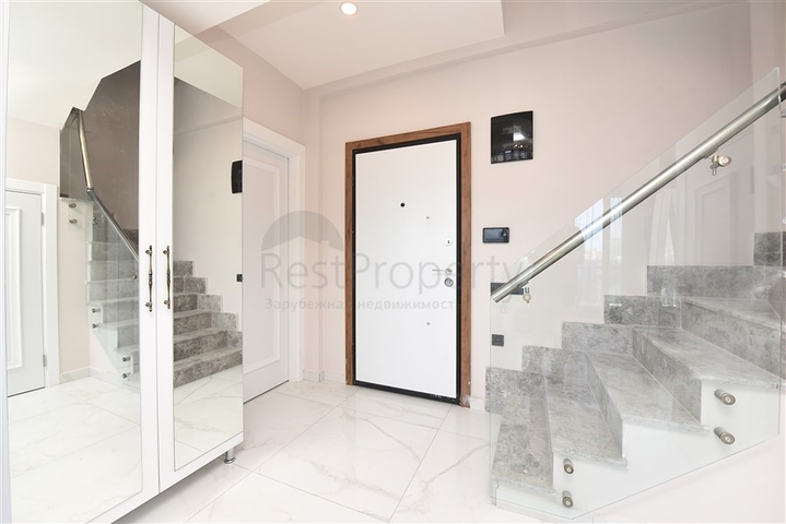 Schickes Penthouse mit 2+1 Grundriss auf Cleopatra