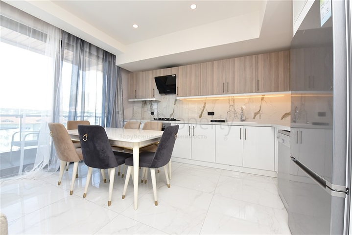 Schickes Penthouse mit 2+1 Grundriss auf Cleopatra