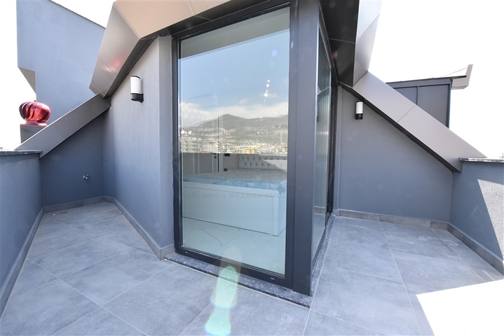 Schickes Penthouse mit 2+1 Grundriss auf Cleopatra