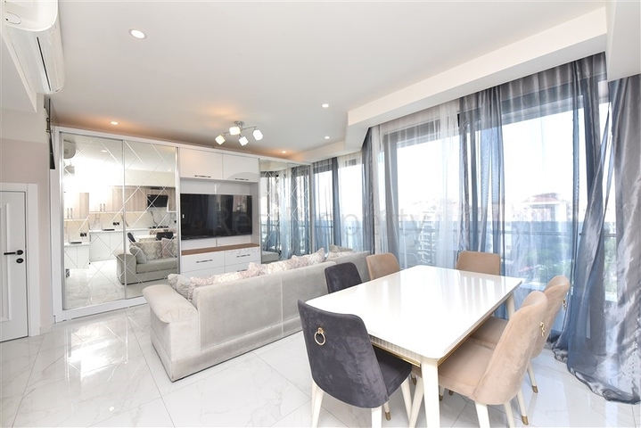 Schickes Penthouse mit 2+1 Grundriss auf Cleopatra