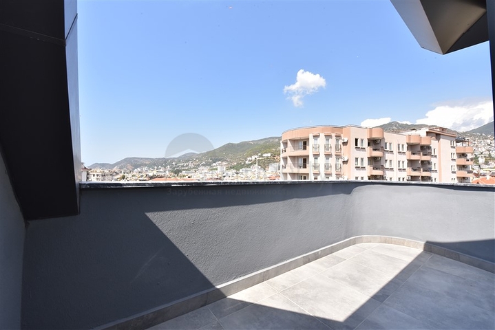 Schickes Penthouse mit 2+1 Grundriss auf Cleopatra