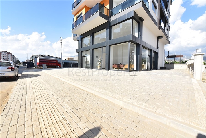 Gewerbeflächen mit Zugang zur zentralen Straße des Bezirks Kargicak 