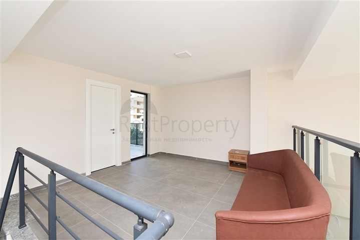 Gewerbeflächen mit Zugang zur zentralen Straße des Bezirks Kargicak 