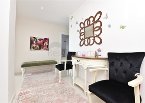 2+1 Wohnung mit separater Küche 125 m vom Meer entfernt im Stadtteil Mahmutlar