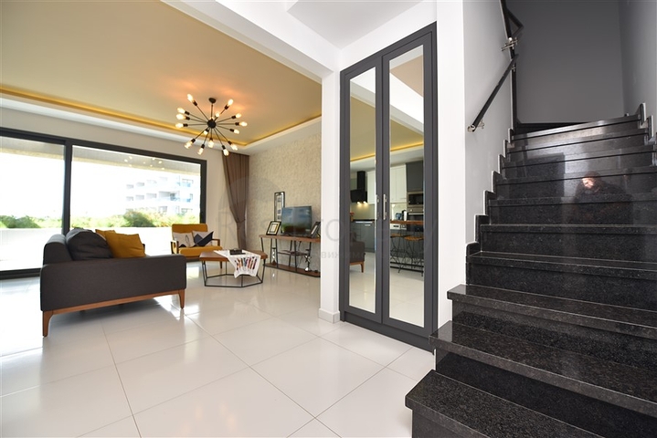 Garten-Maisonette in einem der besten Komplexe in der Gegend von Kargicak