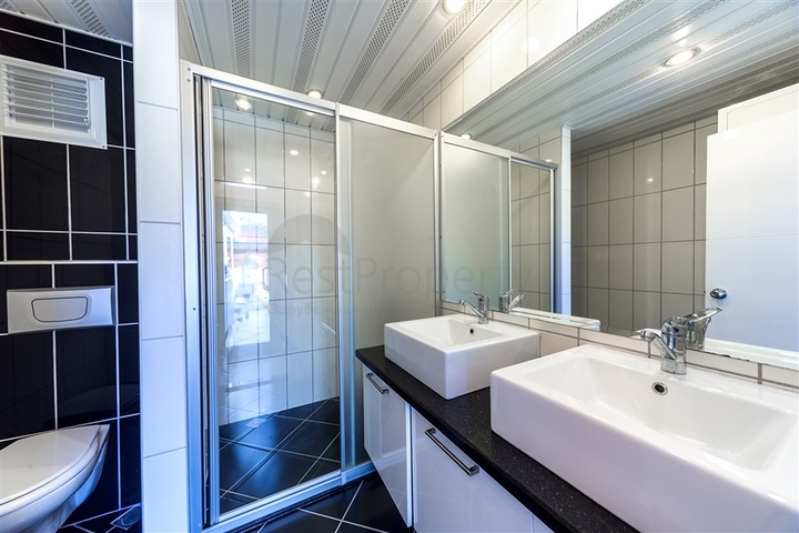 Apartment 4+1 für die türkische Staatsbürgerschaft in Oba 