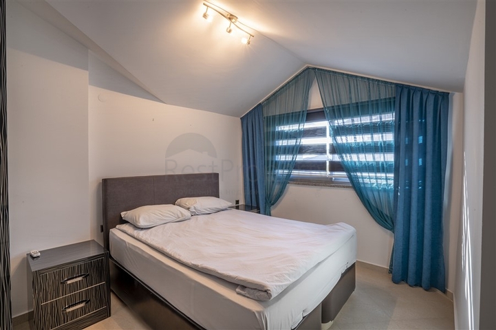 Apartment 4+1 für die türkische Staatsbürgerschaft in Oba 