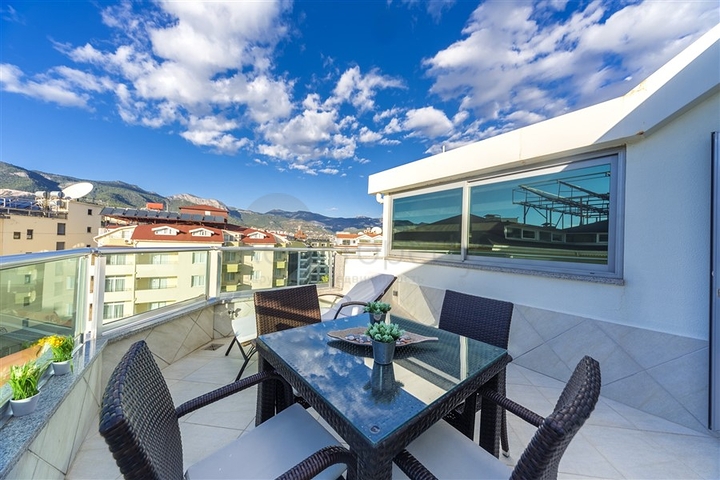 Apartment 4+1 für die türkische Staatsbürgerschaft in Oba 